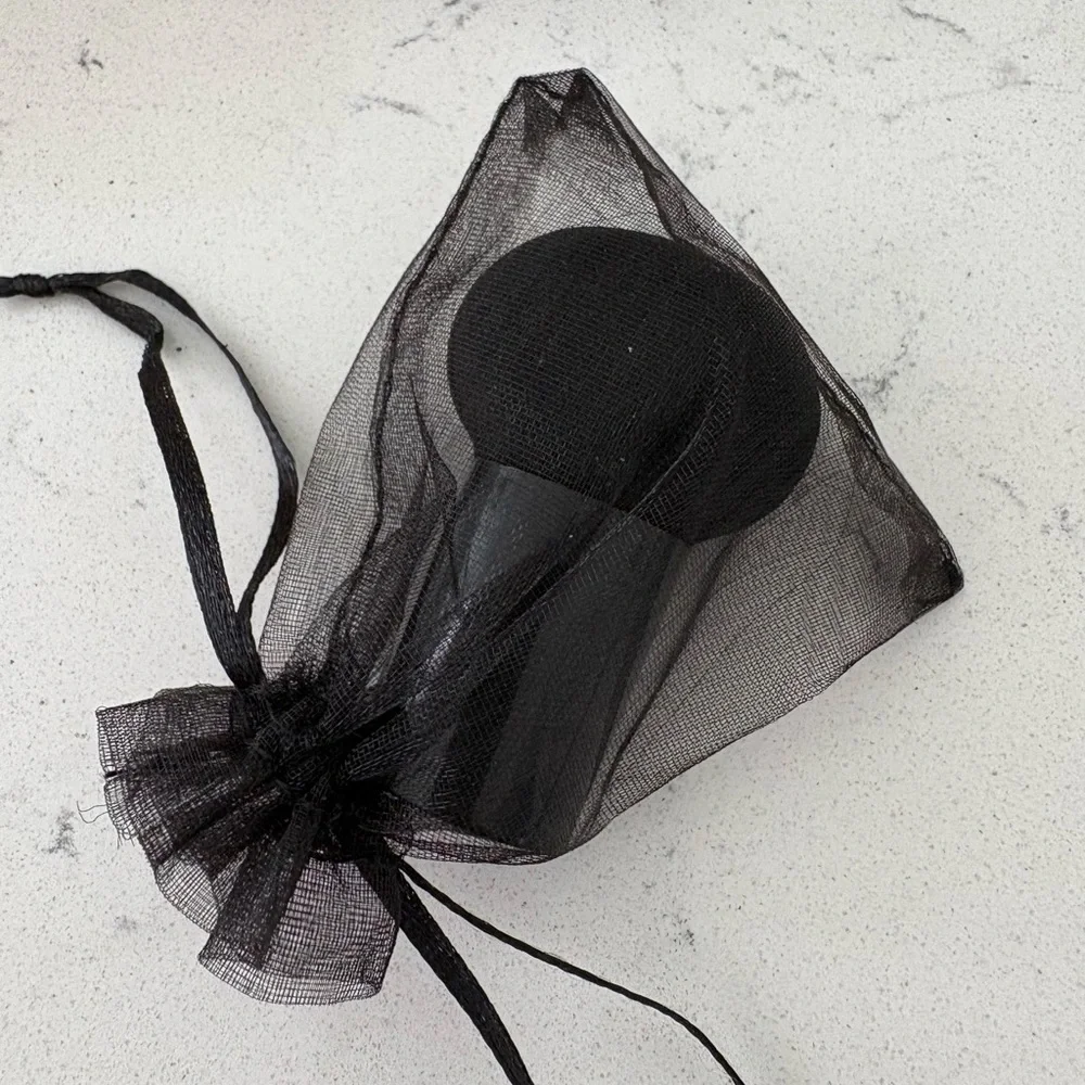 Hush Glow Foundation Cushion - WARM - Picture 4 of 6